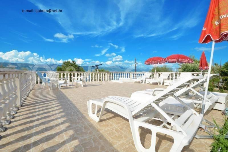 Apartma Fjaba - By The Sea - With The Big Terraces & Great Sea View