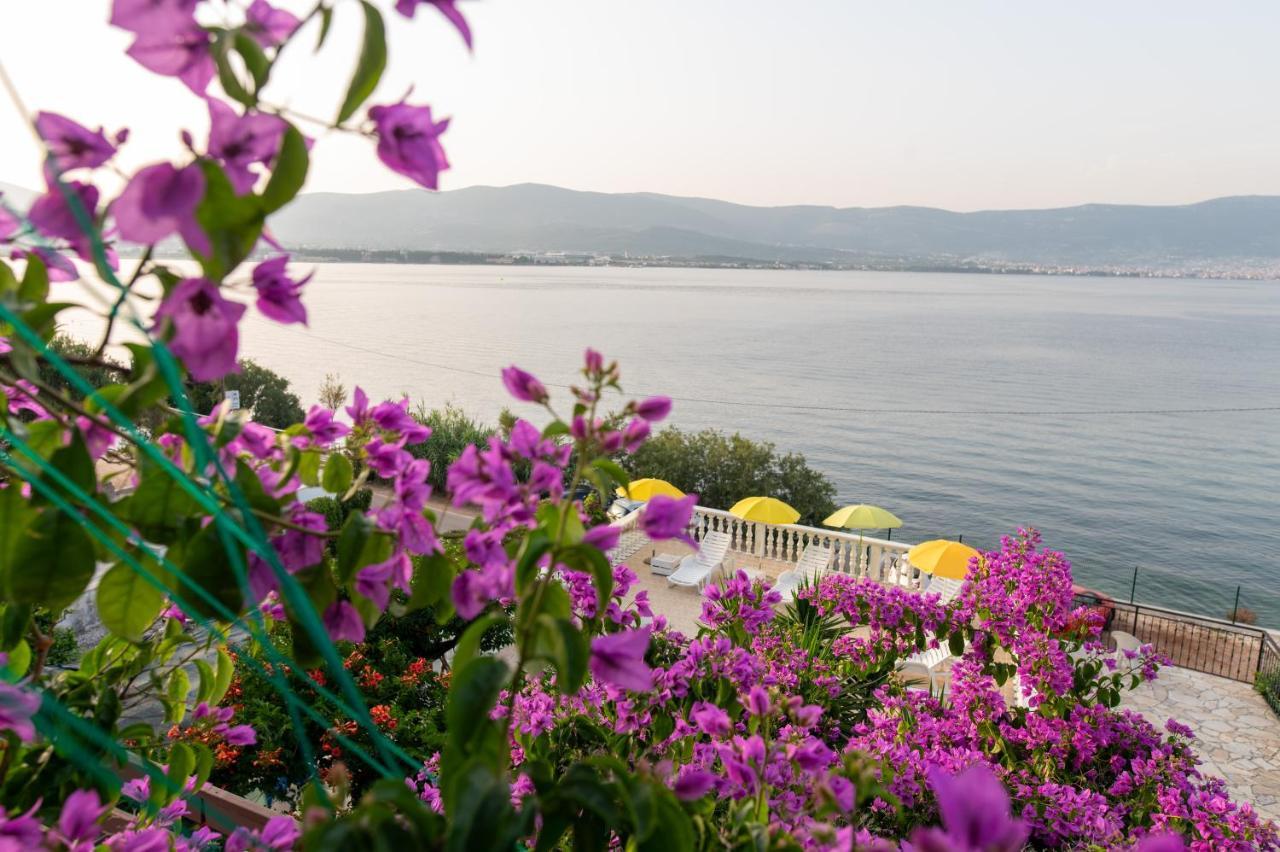 Apartma Fjaba - By The Sea - With The Big Terraces & Great Sea View *