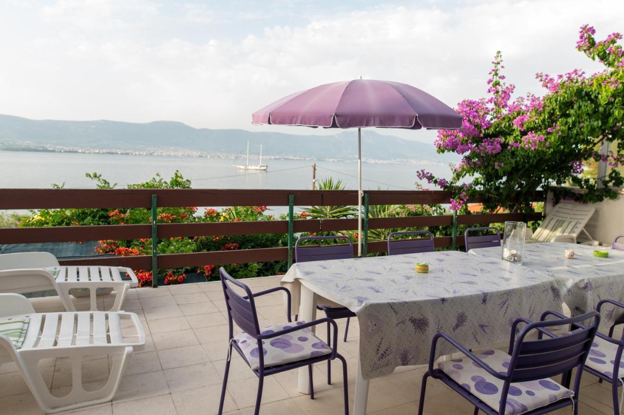 Apartma Fjaba - By The Sea - With The Big Terraces & Great Sea View