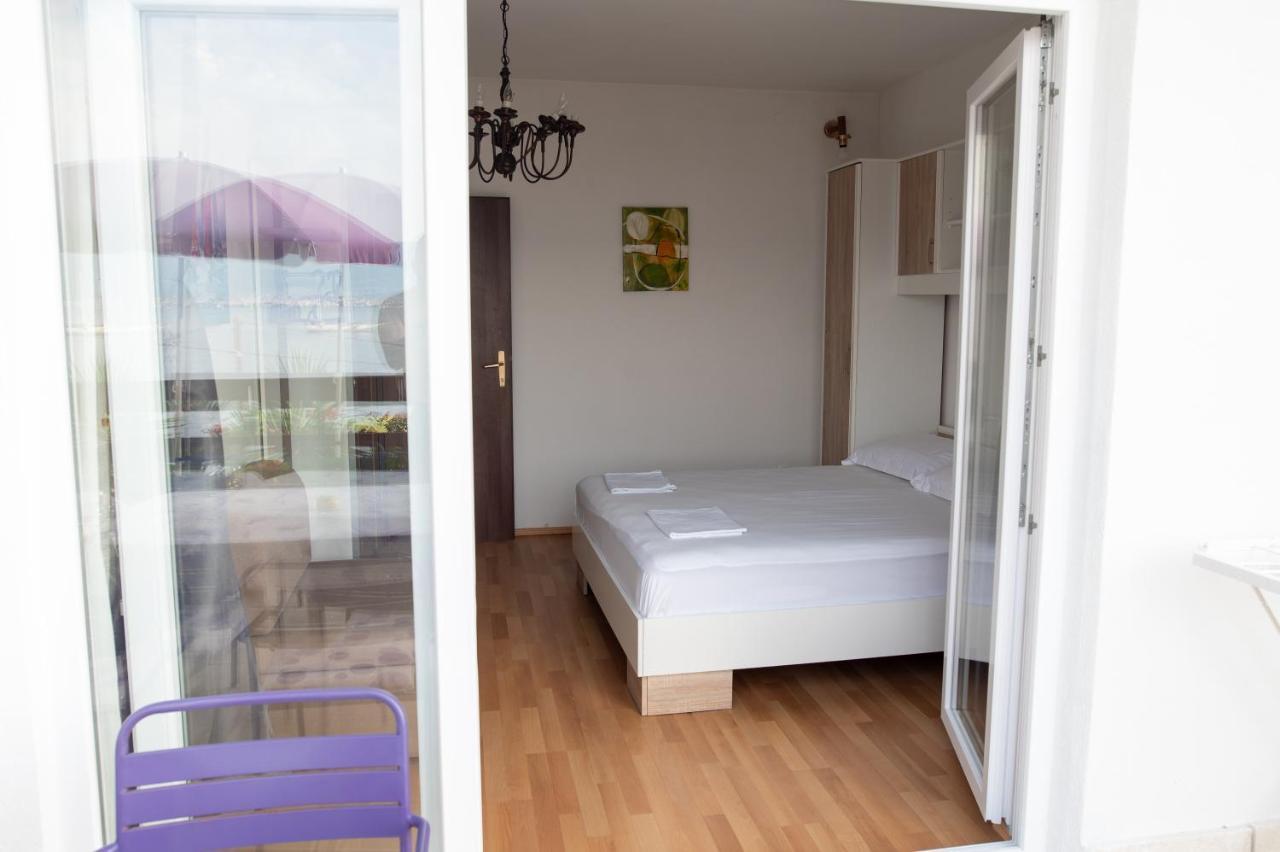 Apartma Fjaba - By The Sea - With The Big Terraces & Great Sea View