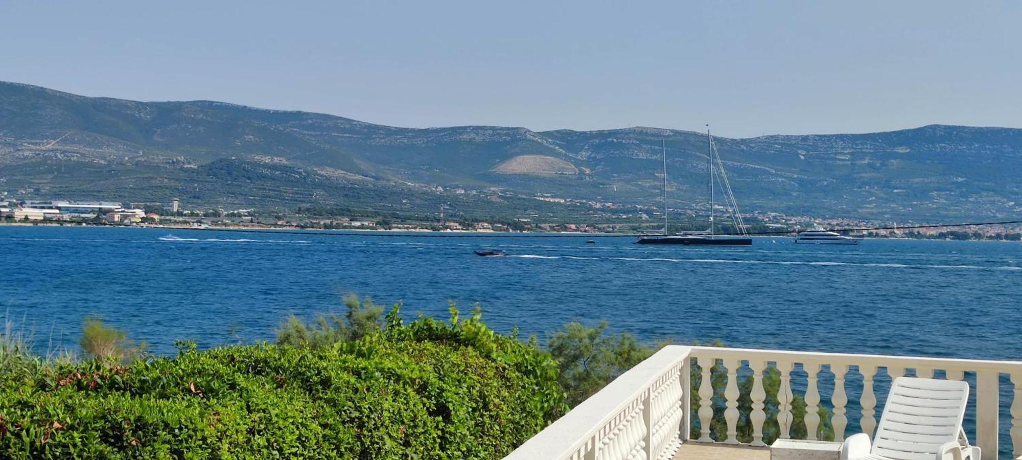 Fjaba - By The Sea - With The Big Terraces & Great Sea View * Trogir